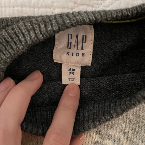 Gap Kids Knit Abominable Snowman Sweater Boys — Age 12 (XL Boys) - Picture 3 of 4